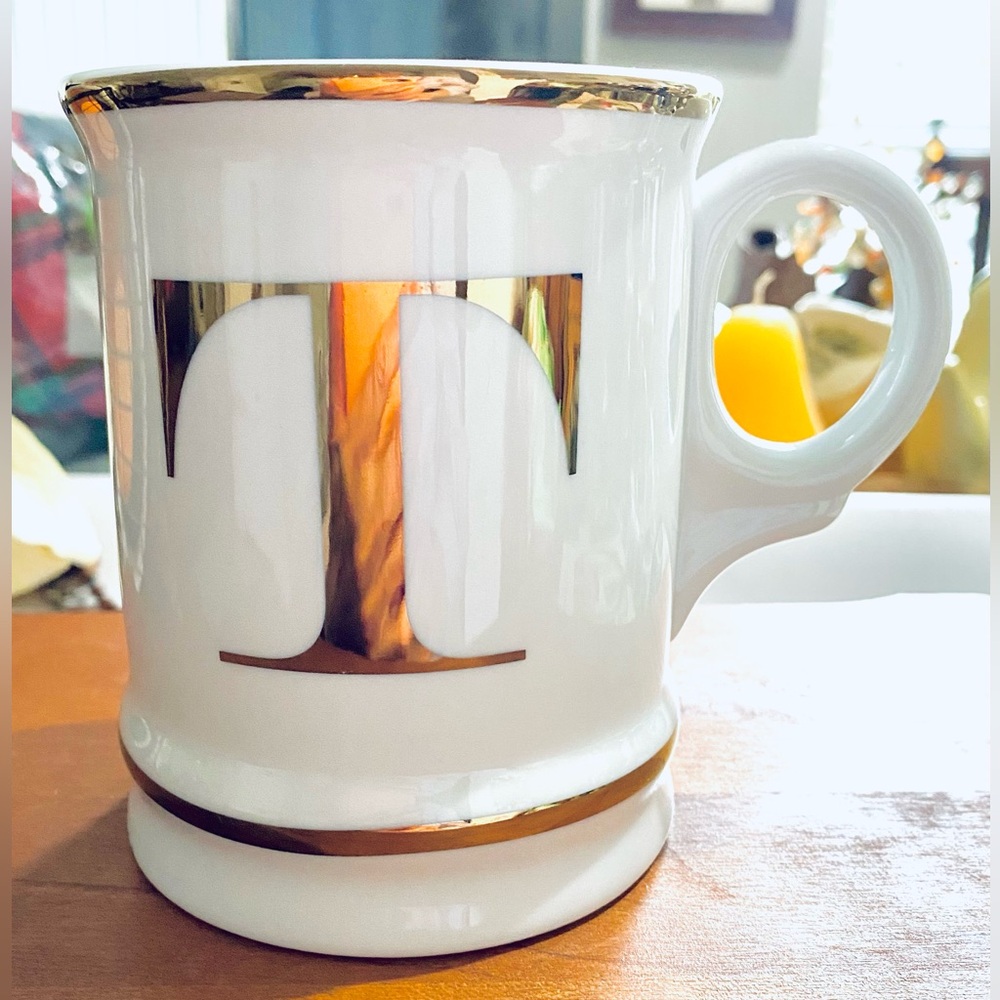 Williams Sonoma “T” Mug, Pure White with Gold Rims and Letter. NWOT Beautiful